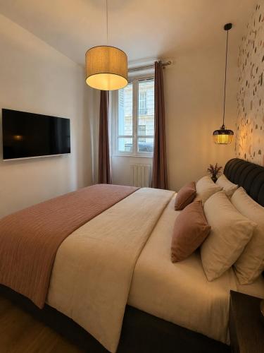 MIKESTAY PARIS Apartment for 6 Saint-Lazare