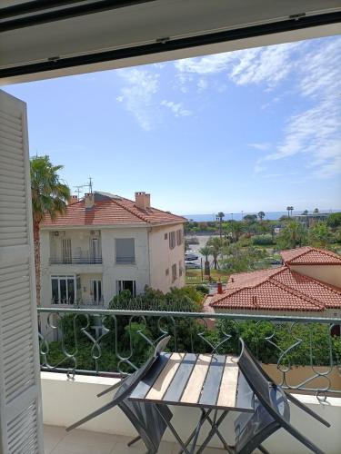 BRIGHT APARTMENT - PROMENADE DES ANGLAIS, Nice