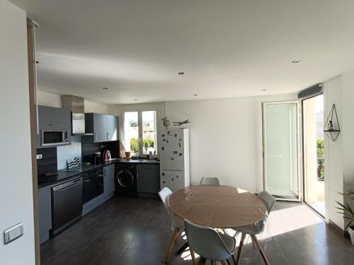 BRIGHT APARTMENT - PROMENADE DES ANGLAIS, Nice