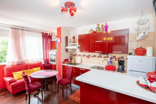 Apartment Near City Center