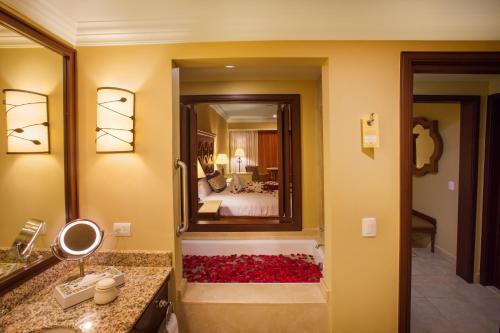 Gallery image of Pueblo Bonito Sunset Beach Golf & Spa Resort - All Inclusive in Cabo San Lucas