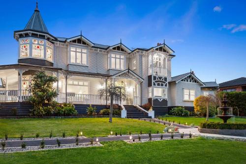 a large home with a large house at Kirinaran Manor Pool & Bar Room in Frankston South
