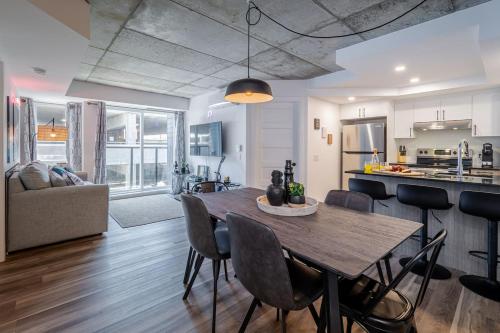 Gallery image of 2CH - ACGymRooftop poolSmart TV in Quebec City