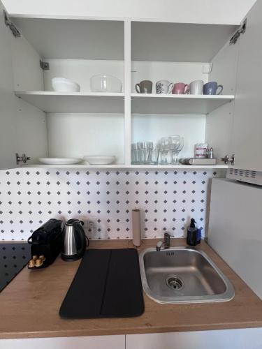 Bibi Apartment for 4, Wien HfB, FREE Parking, 7min by Metro to Centre