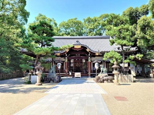 Urban Single-Family Villa 7-Minute Direct JR Train to Tennoji 15-Minute Direct JR Train to Namba 5-Minute Walk to JR Kami 32-Minute Direct Train to Nara