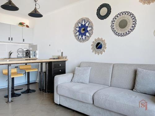 Sea view - Balcony - Beach - Free parking