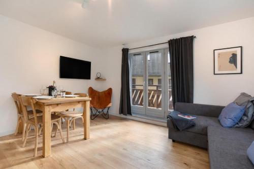 Apt Lyret II Family 2BR in Central Chamonix & Balcony - Happy Rentals photo 9