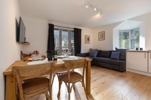 Apt Lyret II Family 2BR in Central Chamonix & Balcony - Happy Rentals photo 3