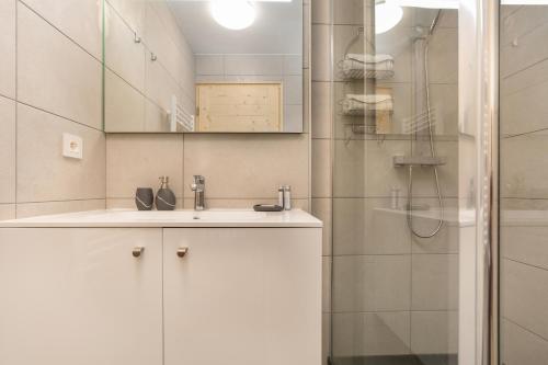 Apt Lyret II Family 2BR in Central Chamonix & Balcony - Happy Rentals photo 13