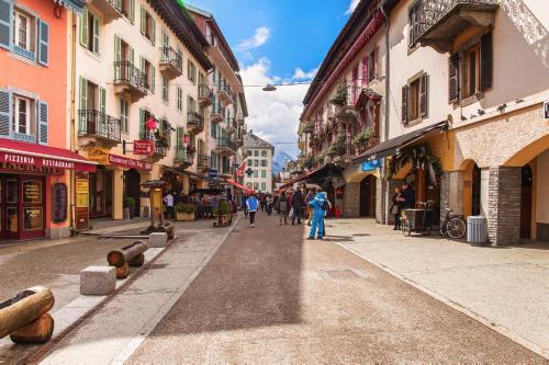 Apt Lyret II Family 2BR in Central Chamonix & Balcony - Happy Rentals photo 17