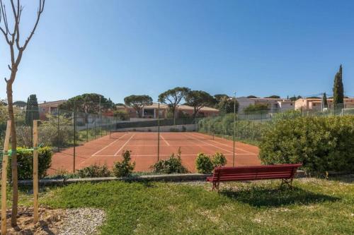 Apt in Sainte-Maxime swimming pool and tennis