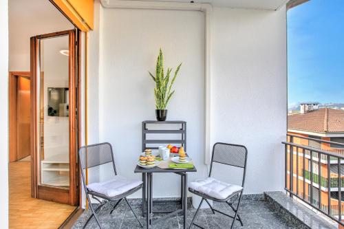 Casa Collina with Terrace & View - Happy Rentals