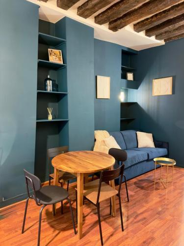 Prime Vibrant District - 15 Min Walk to the Louvre - Amazing Area