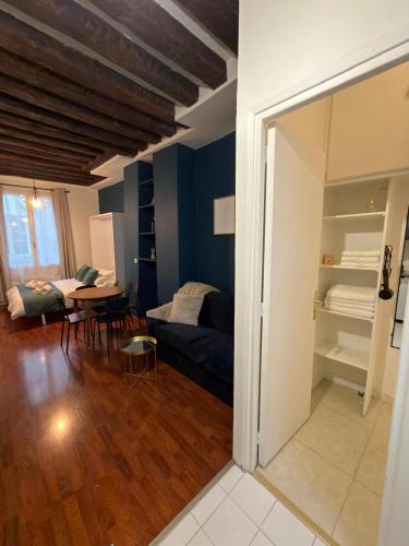 Prime Vibrant District - 15 Min Walk to the Louvre - Amazing Area