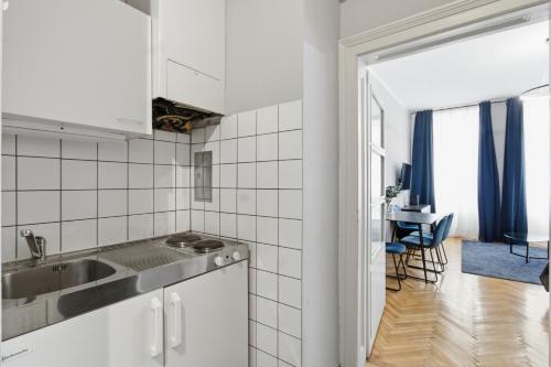 Near Lugner City - U6 Burggasse-Stadthalle - 1BR