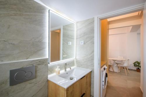 Nea Smryni Central 2BR