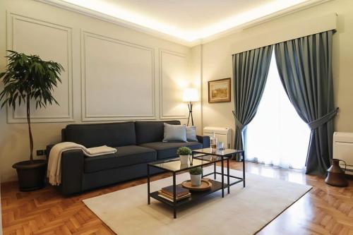 Elegant 3Bd Apt by National Archaeological Museum