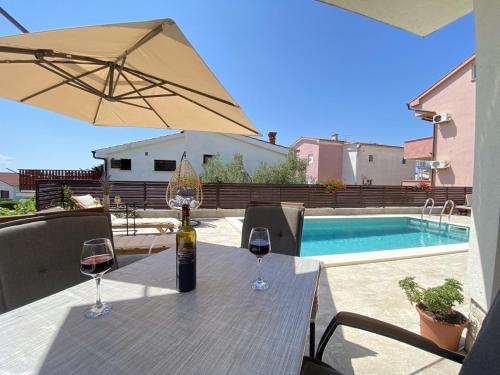 Cozy Family friendly Apartment Irena nr 2 with Pool