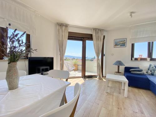 Cozy Family friendly Apartment Irena nr 2 with Pool