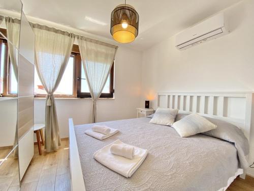 Cozy Family friendly Apartment Irena nr 2 with Pool