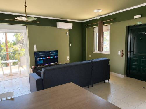 Artemida Olive Gem - Sunny Balcony Views & Parking