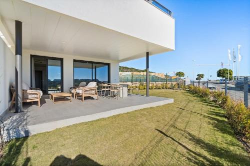 Modern 3-Bedroom Apartment Camarate Hills RDR556