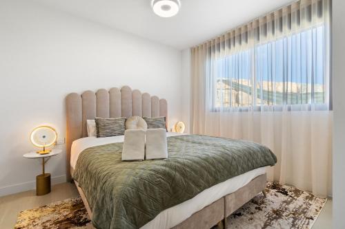 Modern 3-Bedroom Apartment Camarate Hills RDR556
