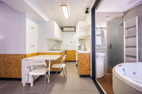 Abaza Apartment by GK Hospitality Group