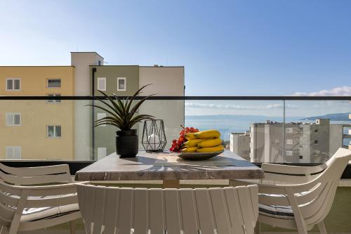 Luxury sea view apartment Jadra - free parking in garage