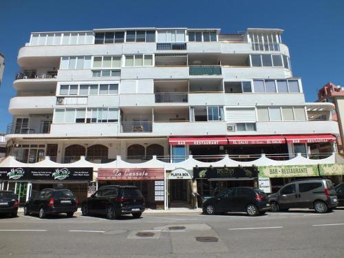 Appartement cosy à 50m de la plage avec climatisation et TV, 2/4 personnes