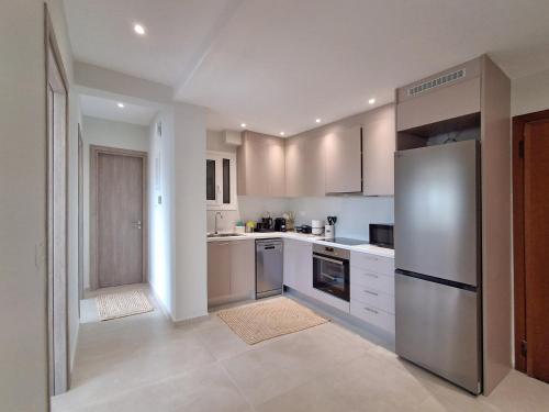 Elegant Apartment at Alimos Marina with Sea View