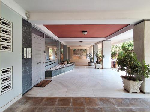 Elegant Apartment at Alimos Marina with Sea View