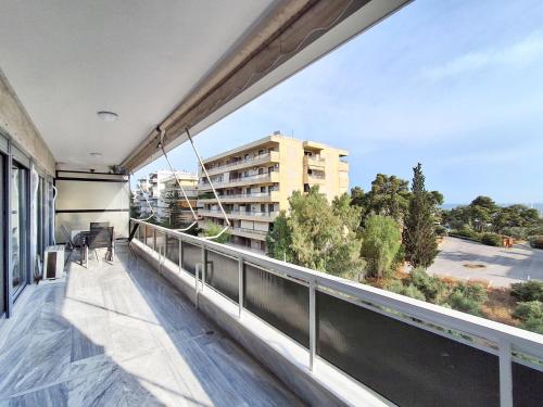 Elegant Apartment at Alimos Marina with Sea View