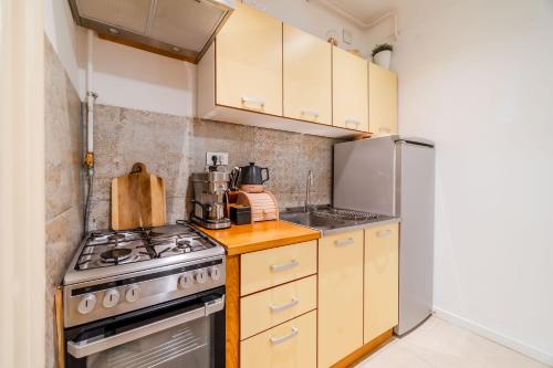 Quiet Corner Central Zagreb 1BR w/ AC - Happy Rentals