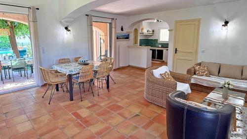 Maison familiale 3 chambres avec piscine privée proche centre-ville - Sainte Maxime Les Mazets du Soleil