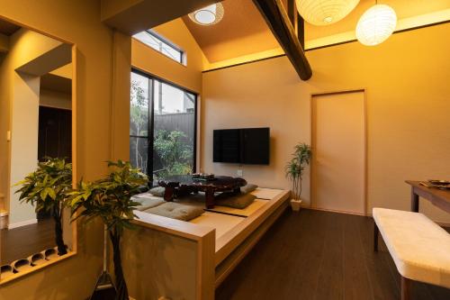 鶴Inn 鶴橋駅徒歩5分 難波 梅田 天王寺 関西空港 奈良直通 贅沢な和モダン一軒家 蝶栖居