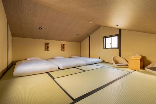 鶴Inn 贅沢な和モダン一軒家 鶴橋駅徒歩5分 難波 梅田 天王寺 関西空港 奈良へ直通 瑠璃居