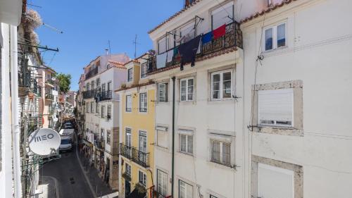 Authentic Alfama's Apartment by LovelyStay