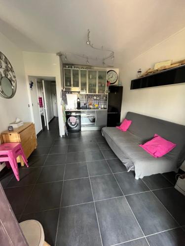 Studio in Saint-Aygulf with direct beach access