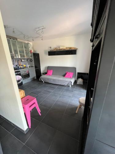 Studio in Saint-Aygulf with direct beach access