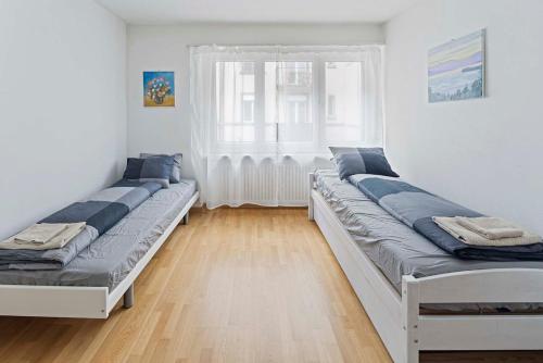 Family Apartment - 3 Bedrooms Sleeps 7
