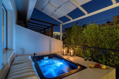 Sunny Central Retreat with Private Plunge Pool