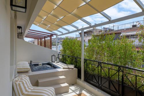 Sunny Central Retreat with Private Plunge Pool