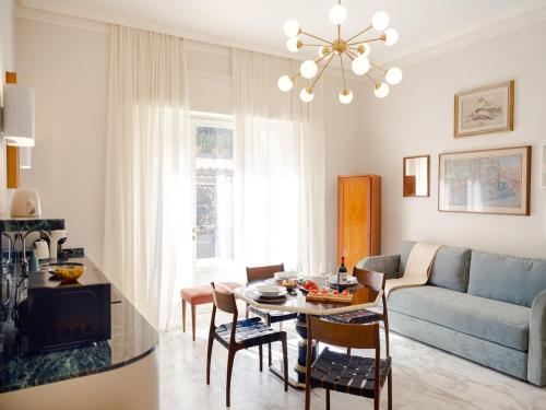 Sergio - Stylish Apartment with Private Patio