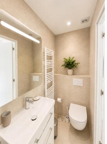 Elegant Studio Promenade by NiceSitter