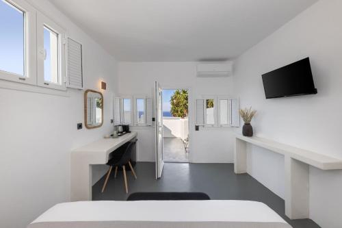 Elios Cave Suites