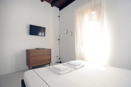 Ticinese 16 Travel Inside