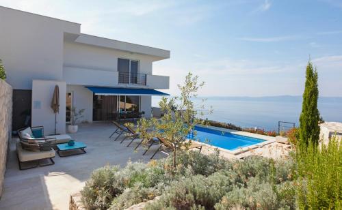 Luxury Villa Mala Podgora with Heated Pool