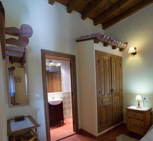 Vonios kambarys apgyvendinimo įstaigoje Casa Rural Valdeascas