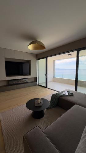 Beachfront Apartment Tara